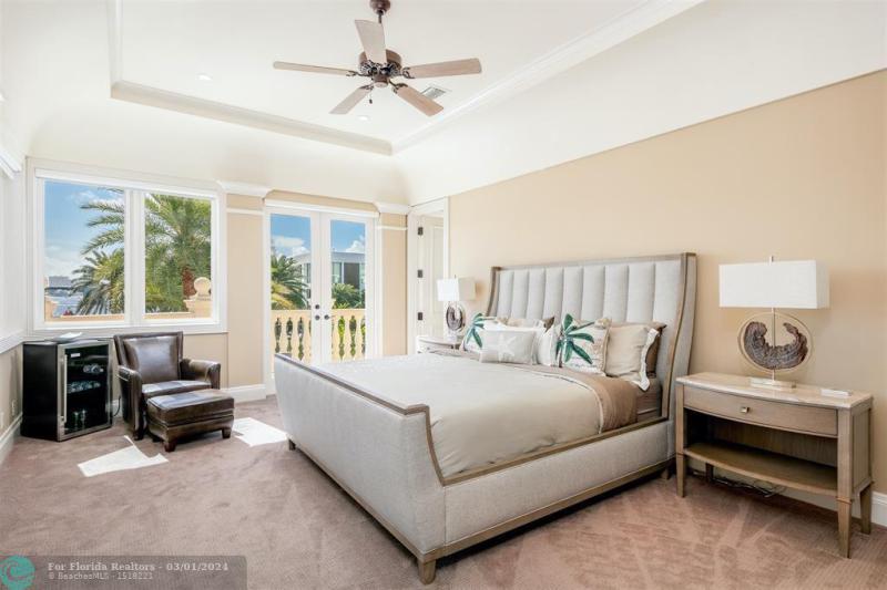  Single Family Homes Photo 30: 2 PELICAN DR  Fort Lauderdale,  FL 33301
