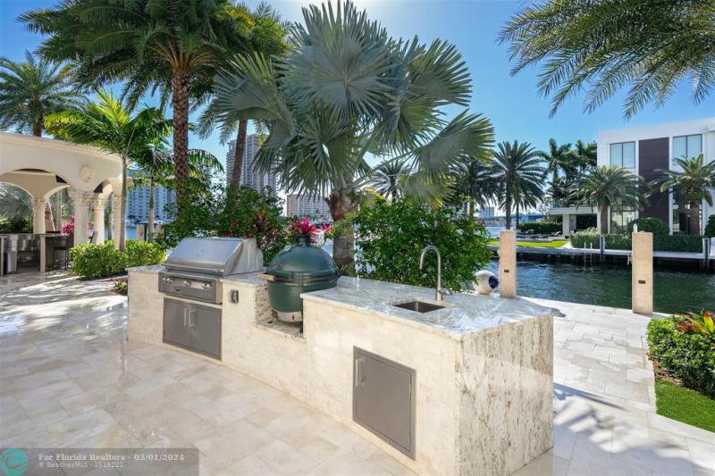  Single Family Homes Photo 44: 2 PELICAN DR  Fort Lauderdale,  FL 33301