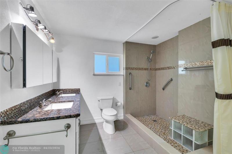  Single Family Homes Photo 16: 3057 NE 15th Ave  Oakland Park,  FL 33334