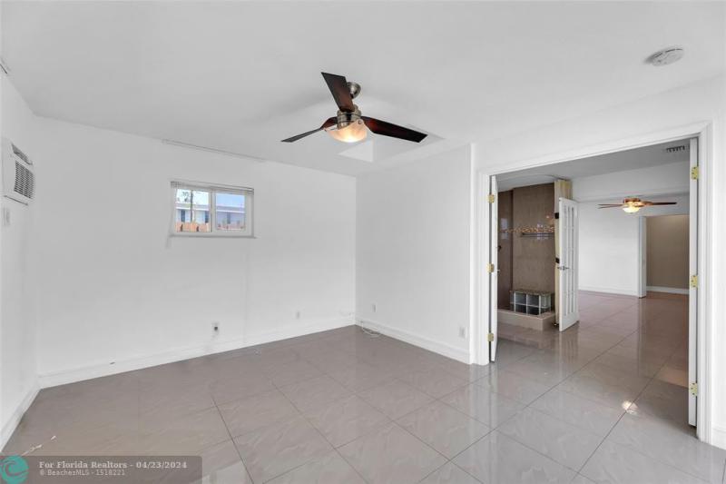  Single Family Homes Photo 19: 3057 NE 15th Ave  Oakland Park,  FL 33334
