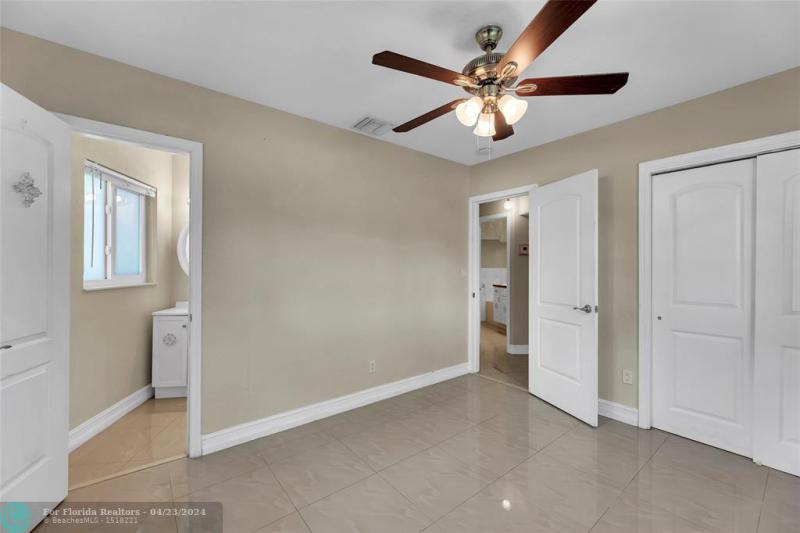  Single Family Homes Photo 21: 3057 NE 15th Ave  Oakland Park,  FL 33334