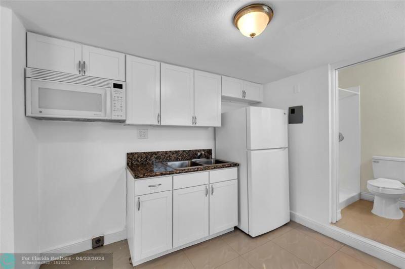  Single Family Homes Photo 35: 3057 NE 15th Ave  Oakland Park,  FL 33334