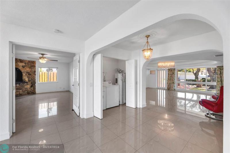  Single Family Homes Photo 6: 3057 NE 15th Ave  Oakland Park,  FL 33334