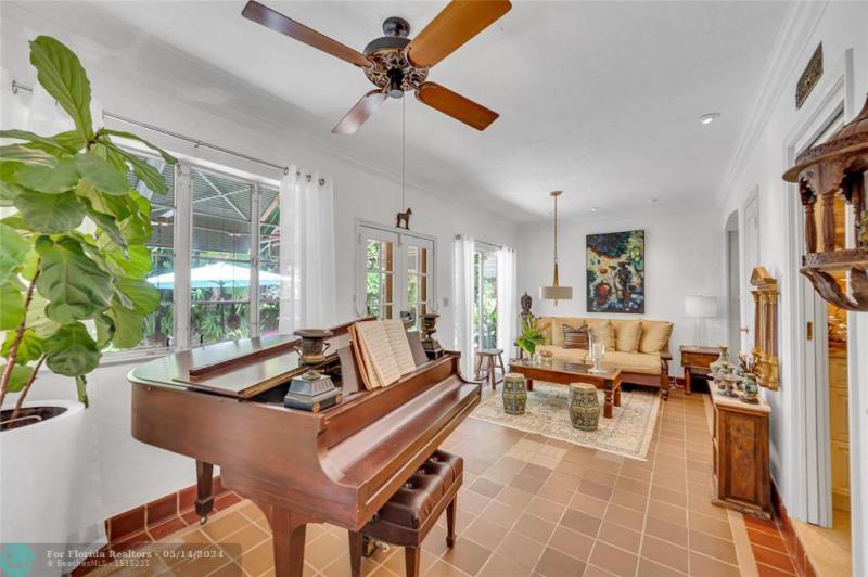 Duplex, Triplex and Fourplex Images