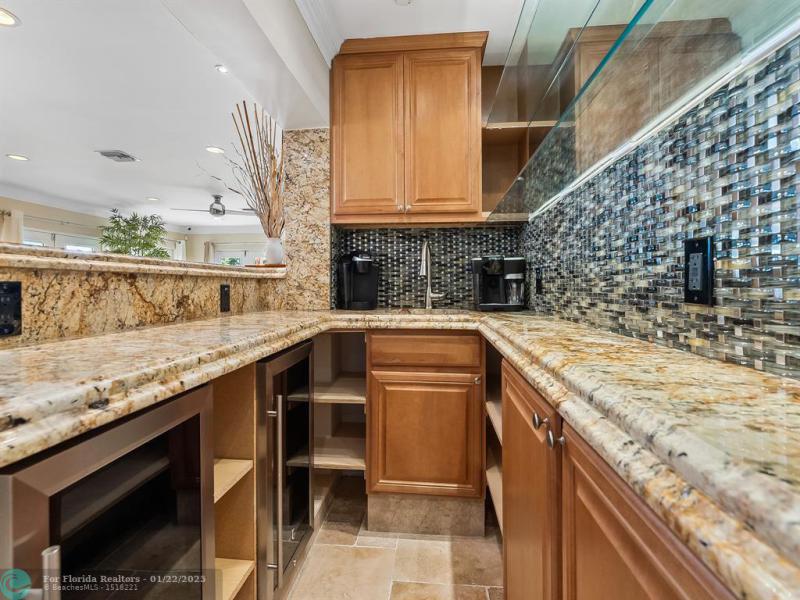  Single Family Homes Photo 15: 461 NW 35th St  Oakland Park,  FL 33309