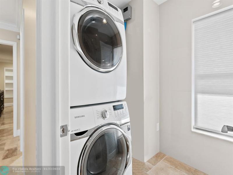  Single Family Homes Photo 16: 461 NW 35th St  Oakland Park,  FL 33309