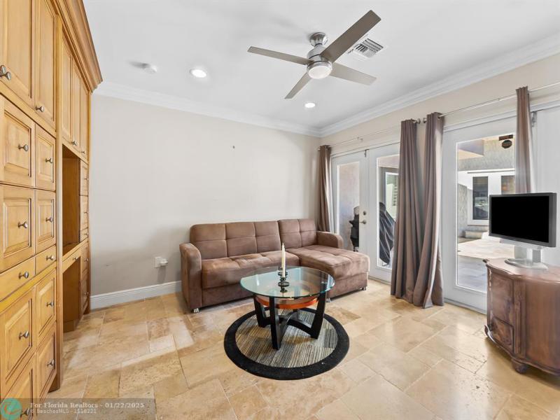  Single Family Homes Photo 19: 461 NW 35th St  Oakland Park,  FL 33309