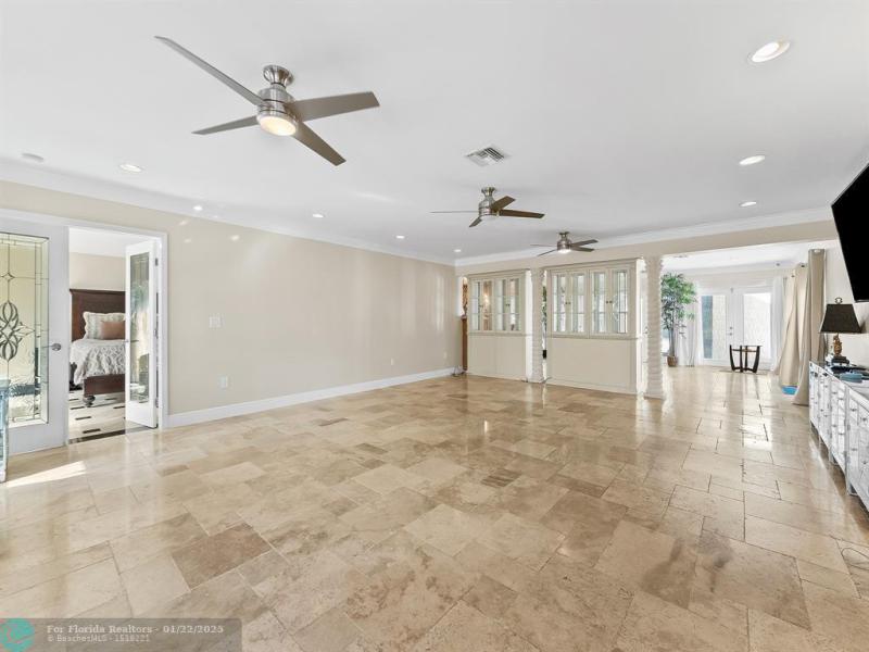  Single Family Homes Photo 2: 461 NW 35th St  Oakland Park,  FL 33309