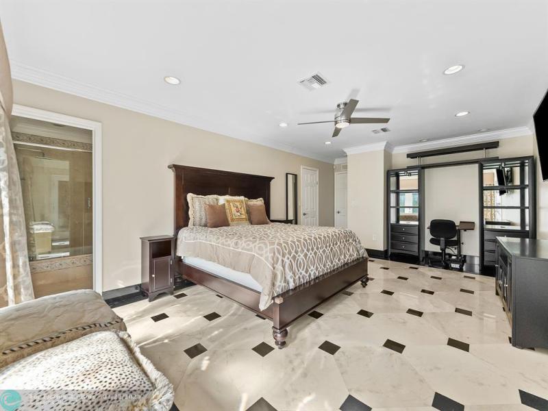  Single Family Homes Photo 3: 461 NW 35th St  Oakland Park,  FL 33309