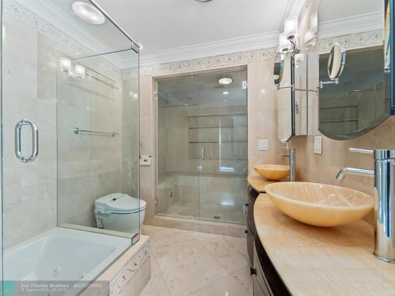  Single Family Homes Photo 4: 461 NW 35th St  Oakland Park,  FL 33309