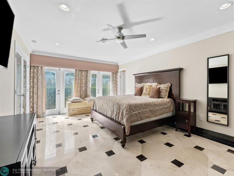  Single Family Homes Photo 5: 461 NW 35th St  Oakland Park,  FL 33309