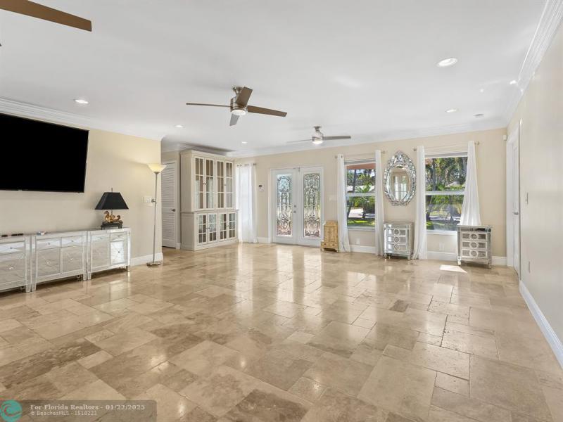  Single Family Homes Photo 7: 461 NW 35th St  Oakland Park,  FL 33309