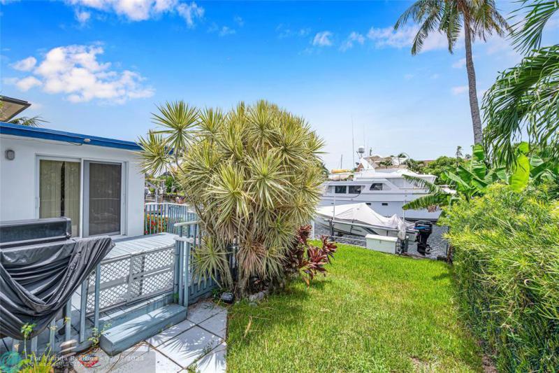  Single Family Homes Photo 10:  Fort Lauderdale,  FL 33315
