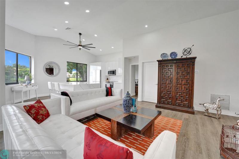  Single Family Homes Photo 16: 10370 NW 14th St  Plantation,  FL 33322