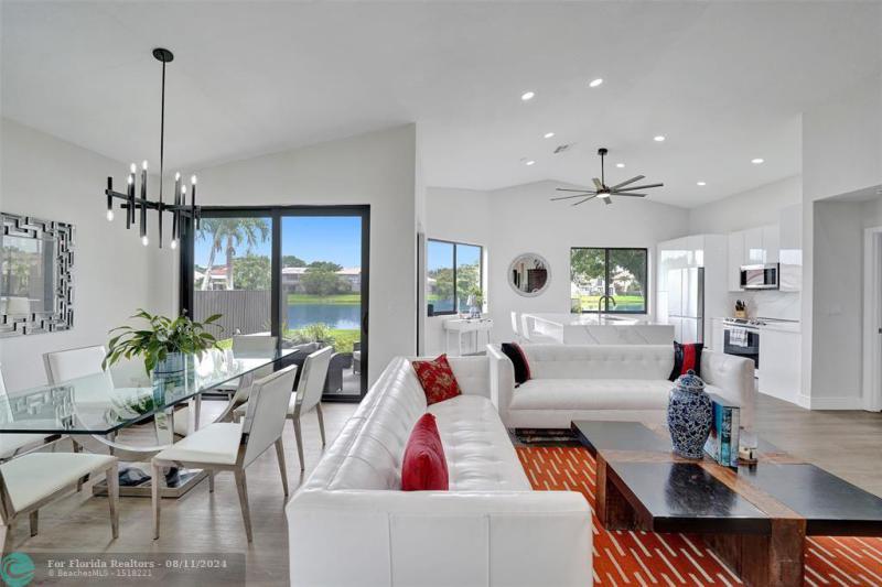  Single Family Homes Photo 2: 10370 NW 14th St  Plantation,  FL 33322