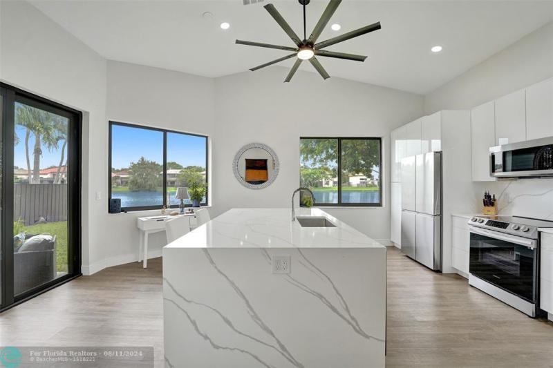  Single Family Homes Photo 22: 10370 NW 14th St  Plantation,  FL 33322