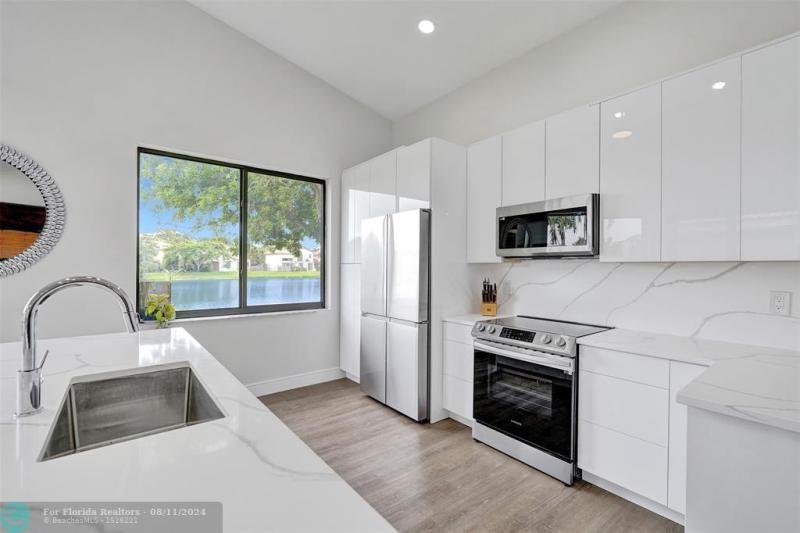  Single Family Homes Photo 23: 10370 NW 14th St  Plantation,  FL 33322