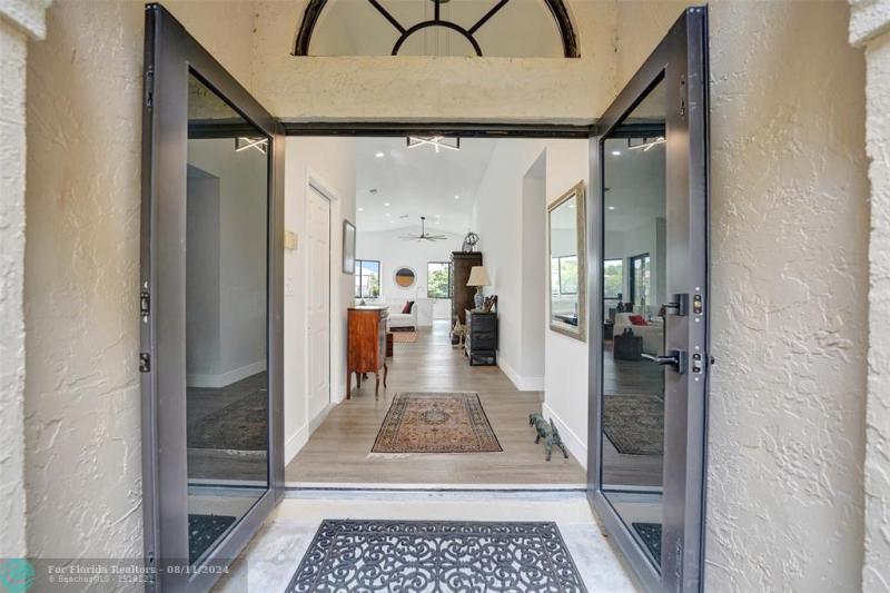  Single Family Homes Photo 3: 10370 NW 14th St  Plantation,  FL 33322