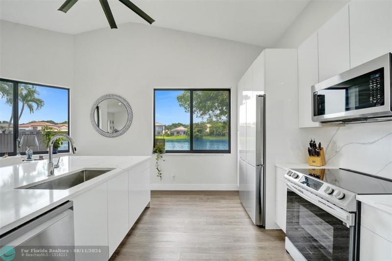  Single Family Homes Photo 31: 10370 NW 14th St  Plantation,  FL 33322