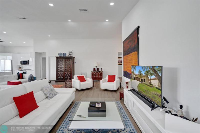  Single Family Homes Photo 8: 10370 NW 14th St  Plantation,  FL 33322