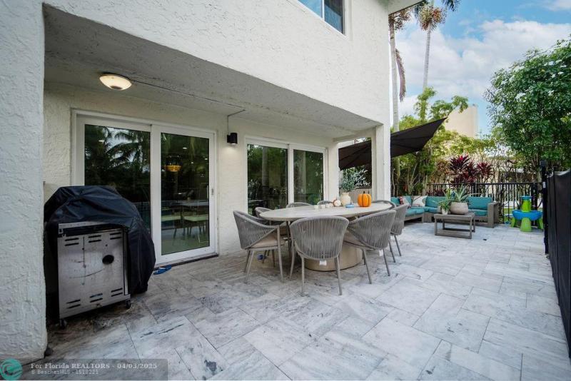  Single Family Homes Photo 14: 2495 Lob Lolly Ln  Deerfield Beach,  FL 33442