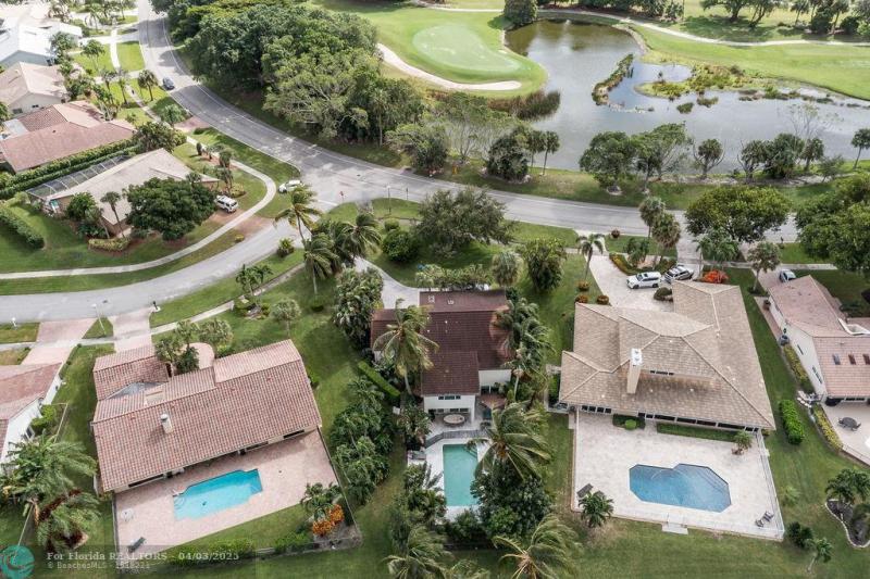  Single Family Homes Photo 16: 2495 Lob Lolly Ln  Deerfield Beach,  FL 33442