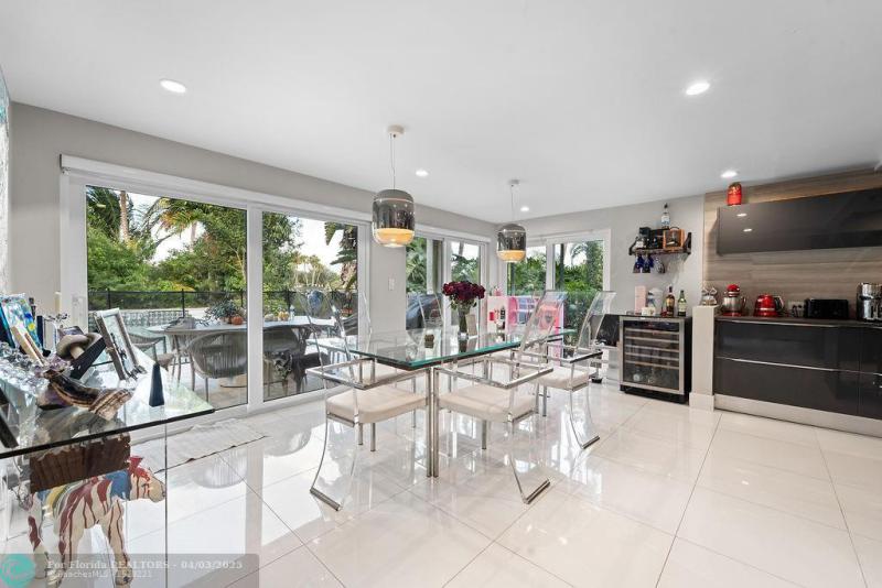  Single Family Homes Photo 21: 2495 Lob Lolly Ln  Deerfield Beach,  FL 33442