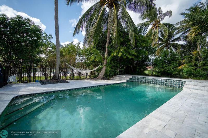  Single Family Homes Photo 7: 2495 Lob Lolly Ln  Deerfield Beach,  FL 33442