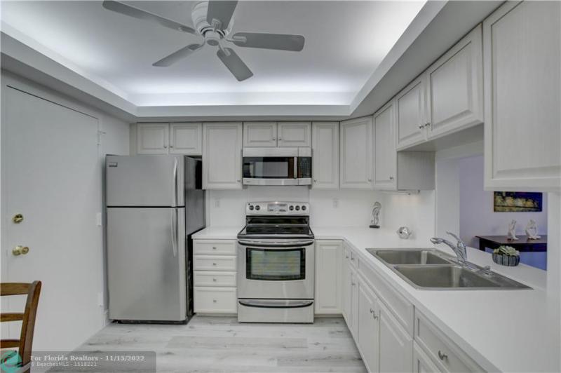  Condo & Townhome Photos