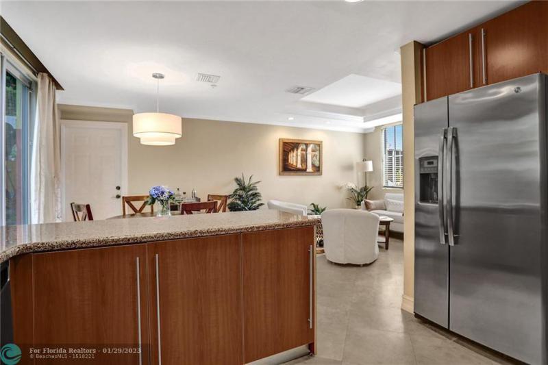 Condo & Townhome Photos