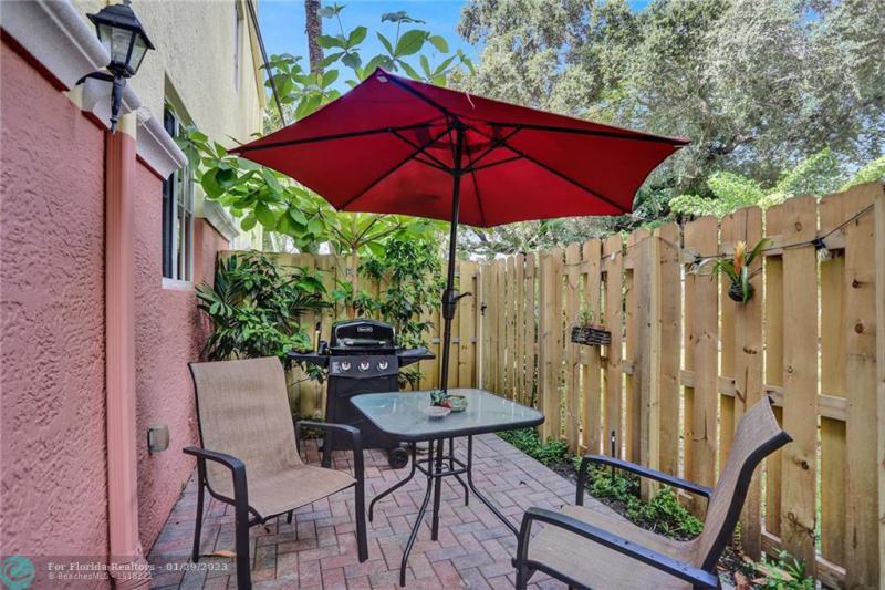  Condo & Townhome Photos