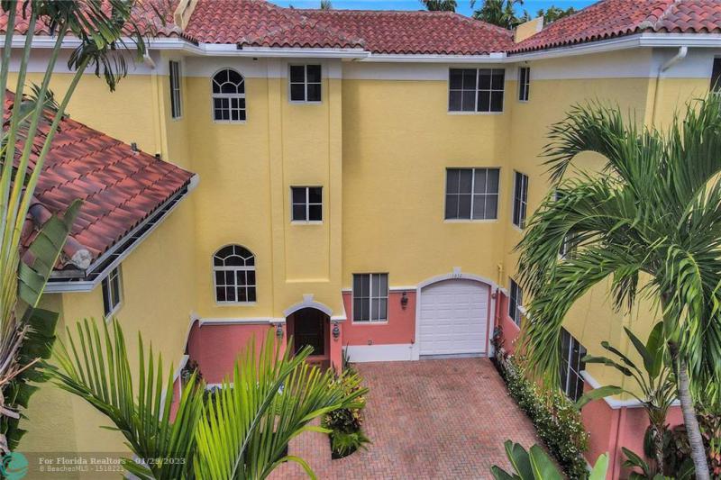  Condo & Townhome Photos