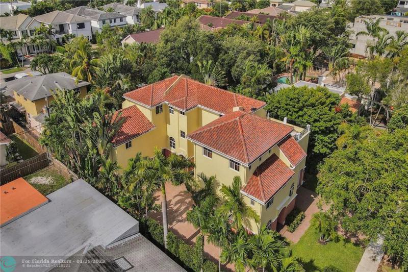  Condo & Townhome Photos