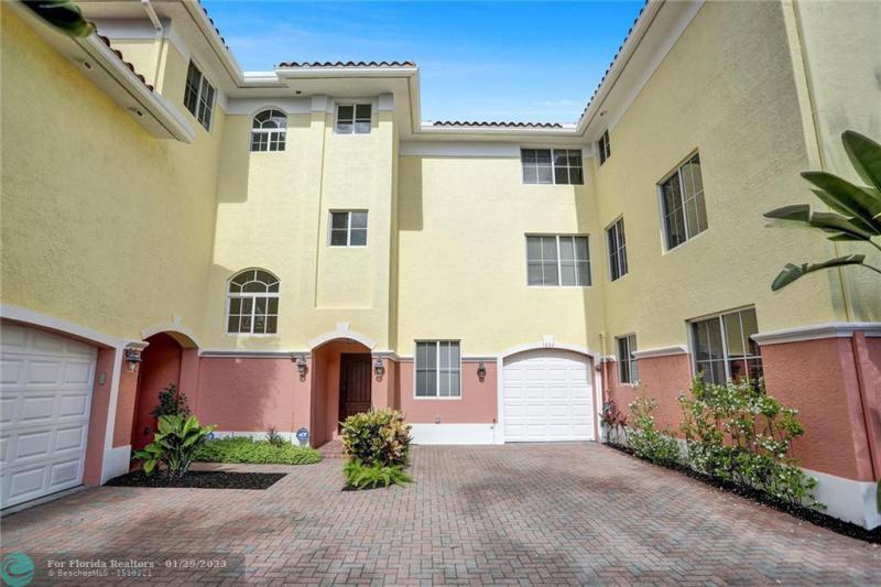  Condo & Townhome Photos