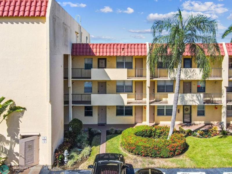  Condo & Townhome Photos