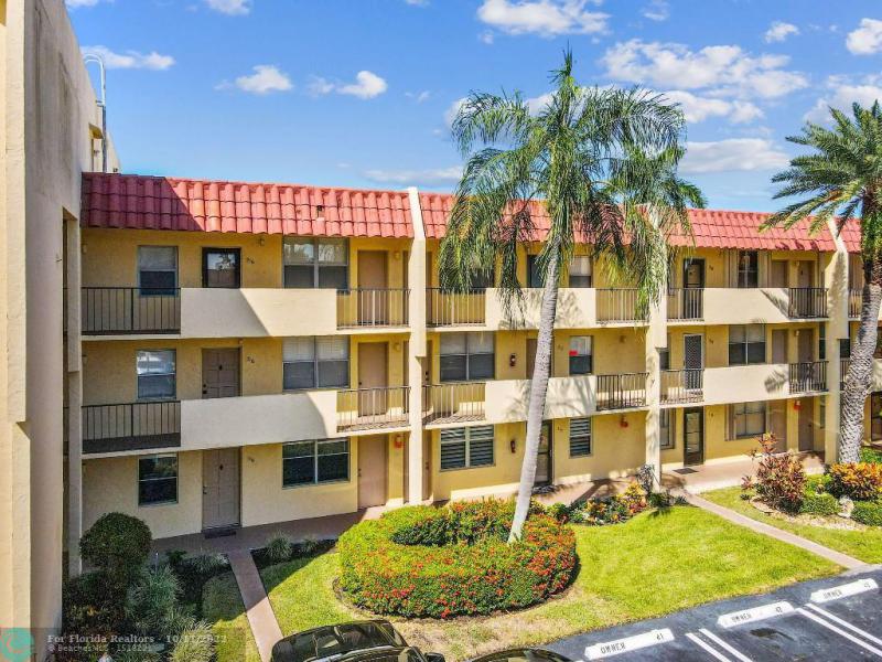  Condo & Townhome Photos
