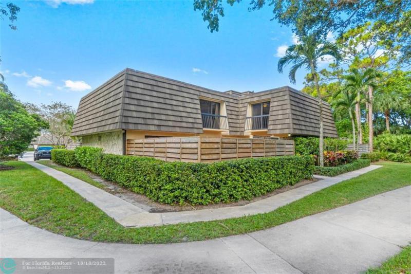  Condo & Townhome Photos