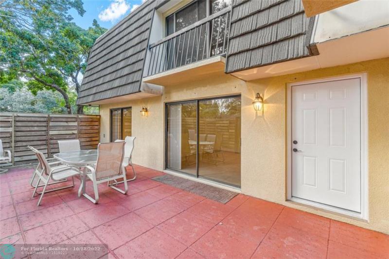  Condo & Townhome Photos