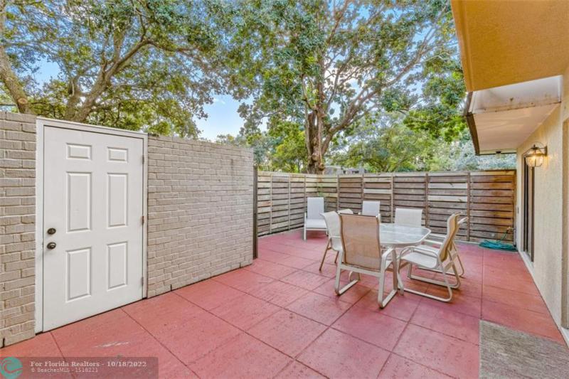  Condo & Townhome Photos
