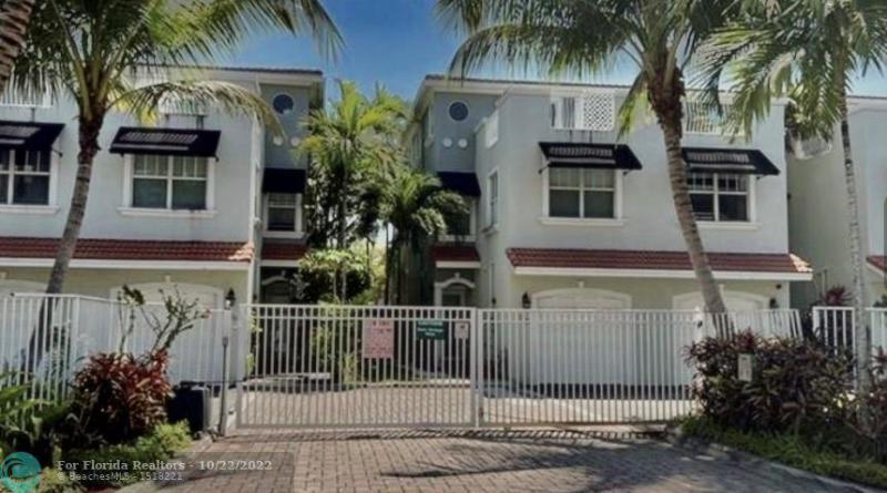  Condo & Townhome Photos