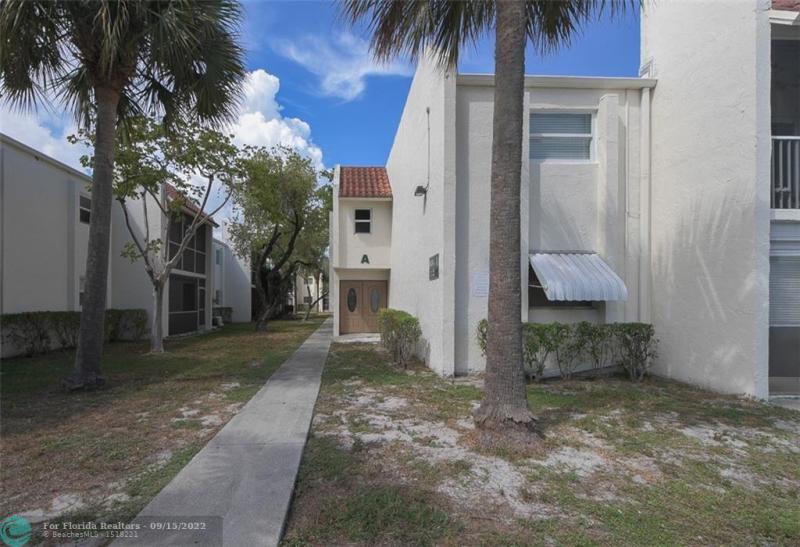  Condo & Townhome Photos