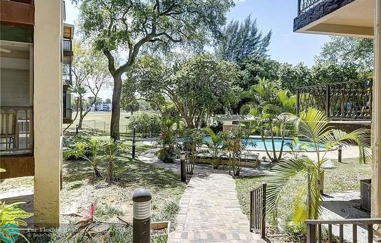  Condo & Townhome Photos