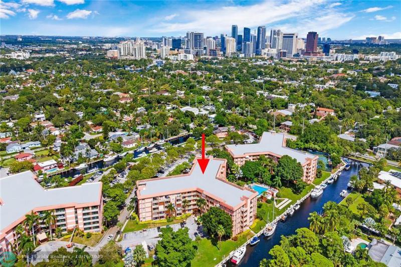  Condo & Townhome Photos