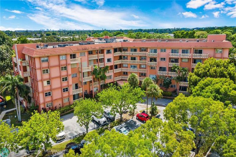  Condo & Townhome Photos