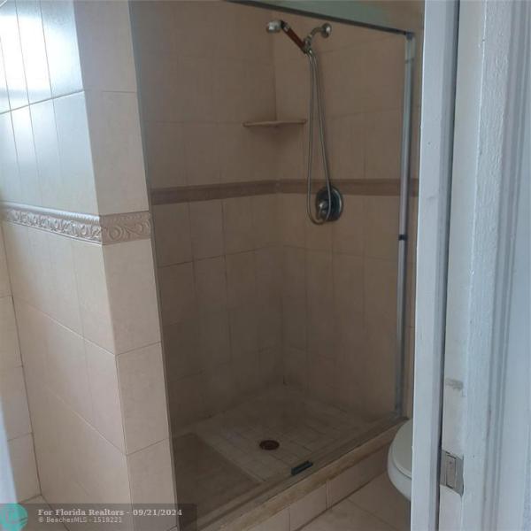  Single Family Homes Photo 10:  Lauderdale Lakes,  FL 33311