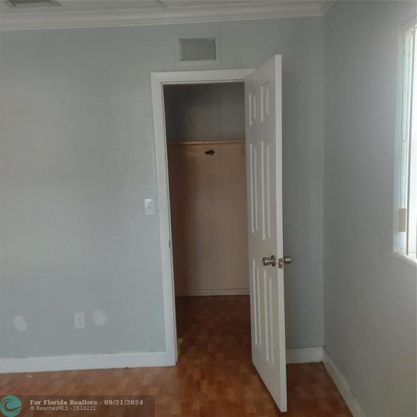  Single Family Homes Photo 4:  Lauderdale Lakes,  FL 33311