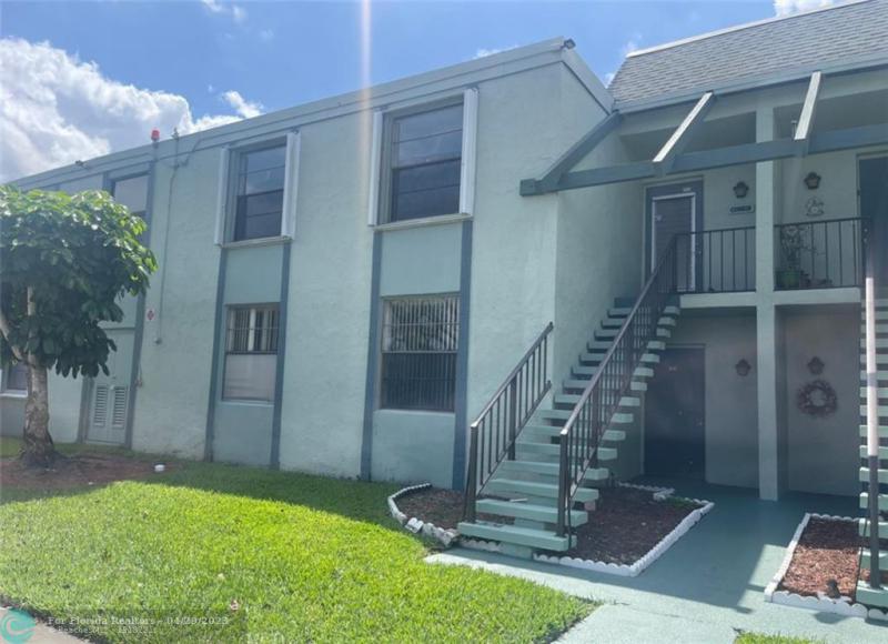  Condo & Townhome Photos