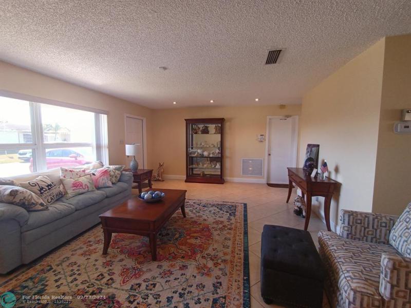  Single Family Homes Photo 10: 1031 NW 49th St  Deerfield Beach,  FL 33064