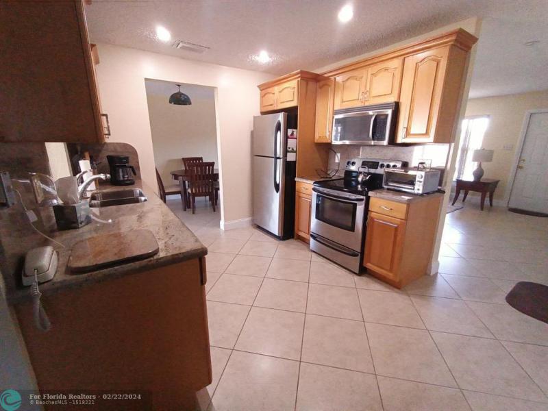  Single Family Homes Photo 12: 1031 NW 49th St  Deerfield Beach,  FL 33064