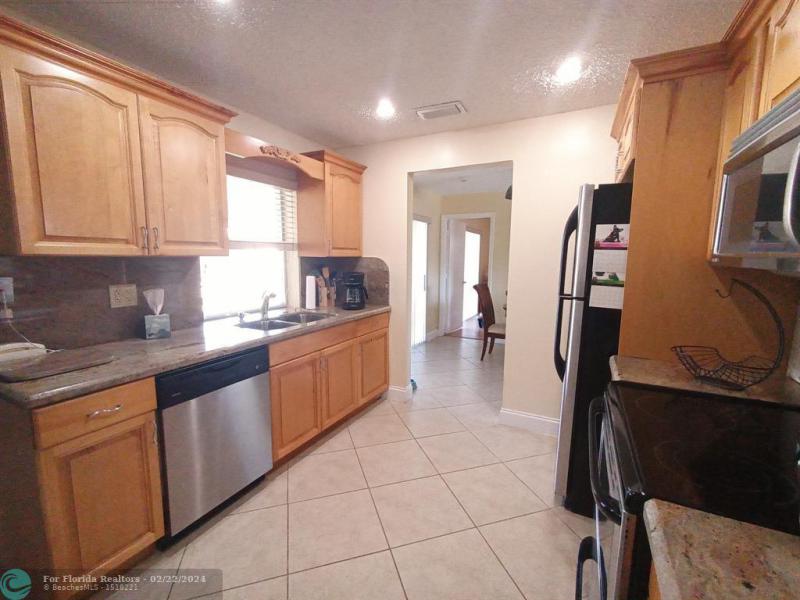  Single Family Homes Photo 13: 1031 NW 49th St  Deerfield Beach,  FL 33064
